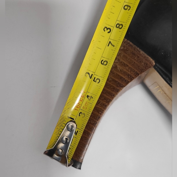 Gucci Vintage Black Leather D'Orsay Wood Heel Pumps Sz 7 - Picture 11 of 12